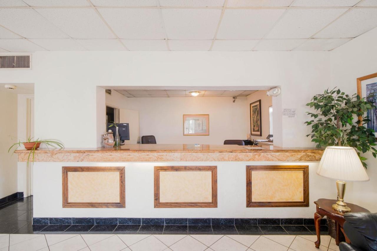 Hotel O Houston East Channelview I-10 Exteriör bild